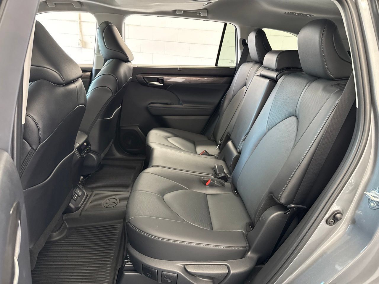 Used 2026 Toyota Highlander Limited AWD/4WD image 39
