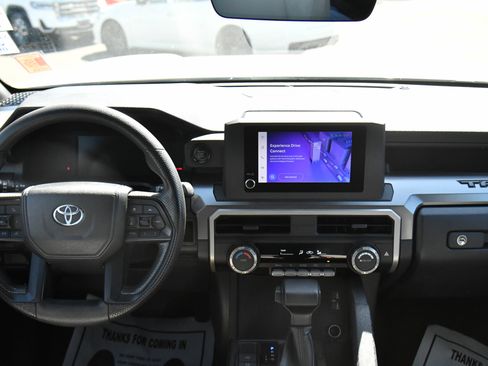 Used 2024 Toyota Tacoma SR5 AWD/4WD image 39
