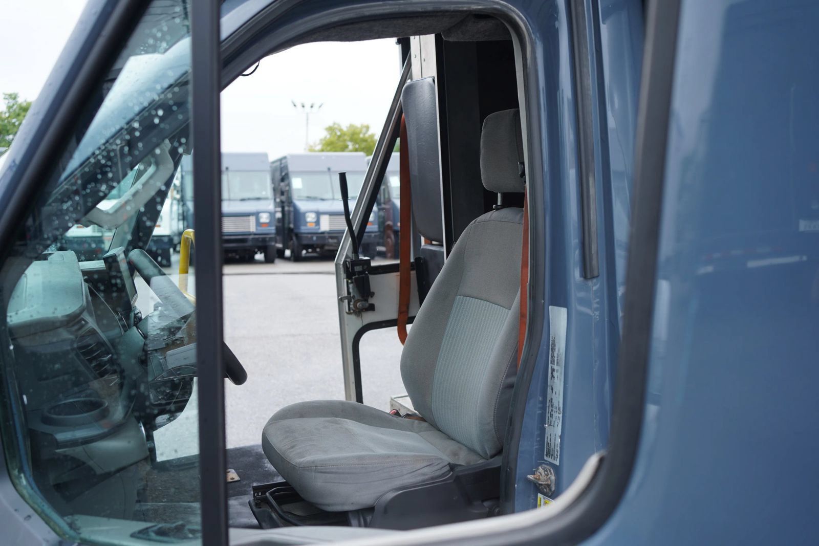 Used 2021 Ford Transit 350 DRW RWD image 18