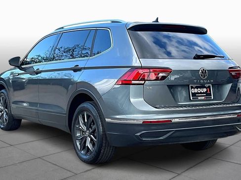 Used 2024 Volkswagen Tiguan SE image 12