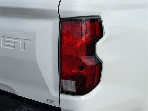 Used 2023 Chevrolet Colorado LT w/ LT Convenience Package image 7