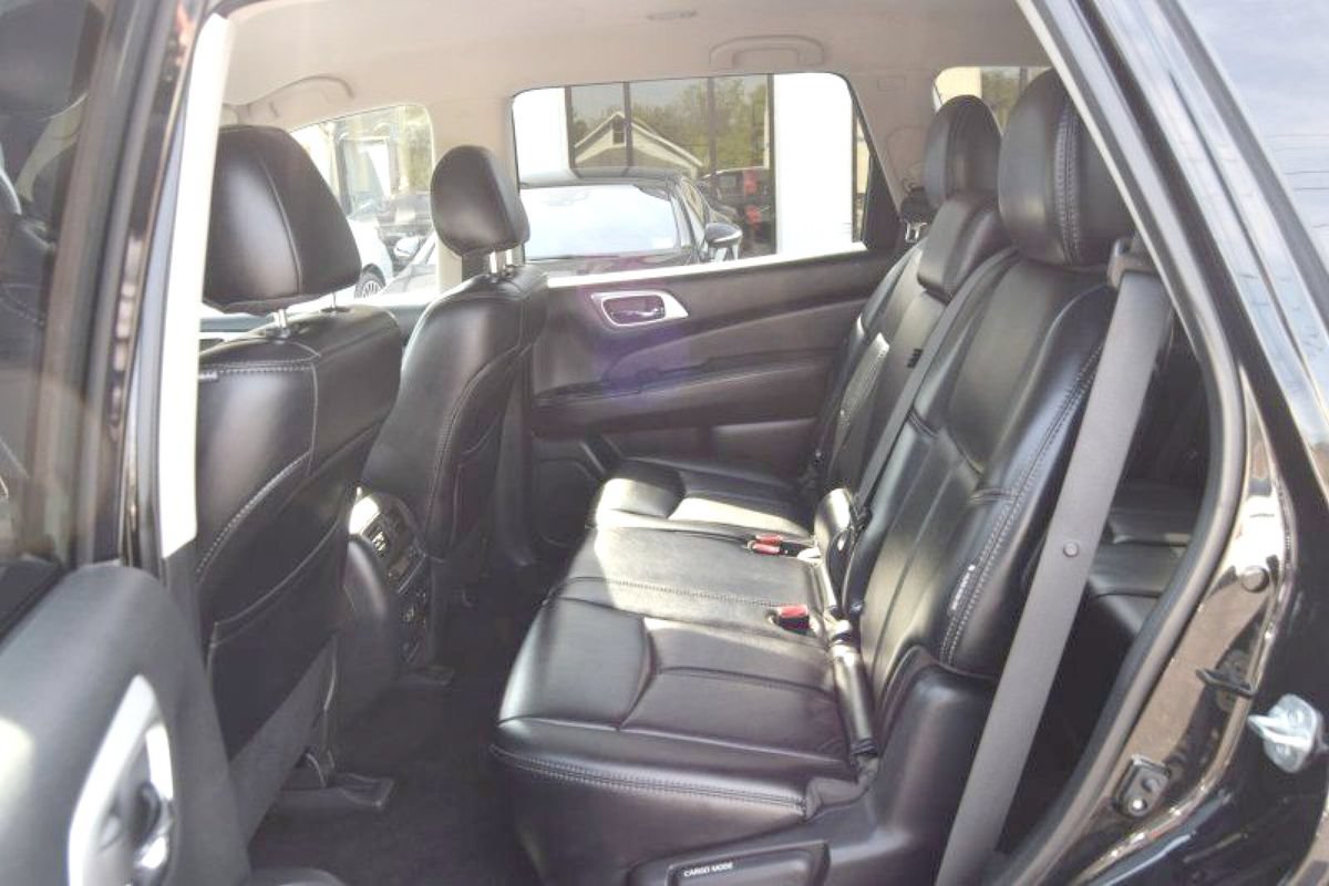 Used 2019 Nissan Pathfinder SL AWD/4WD image 31