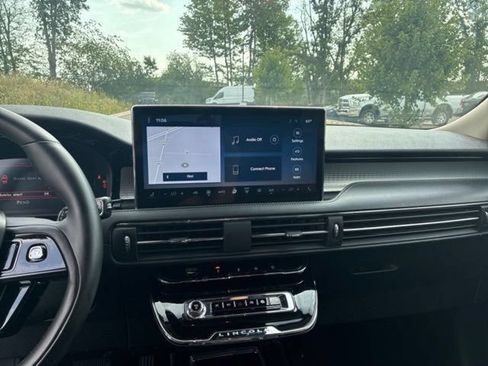 Used 2023 Lincoln Corsair FWD image 16
