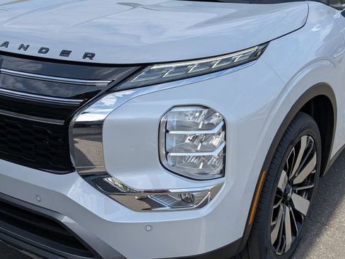 New 2026 Mitsubishi Outlander SE image 9