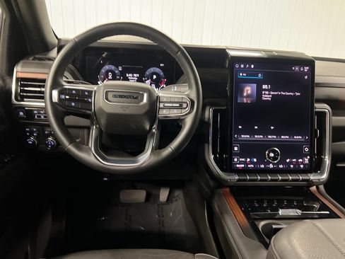 Certified 2025 GMC Yukon Denali AWD/4WD image 19