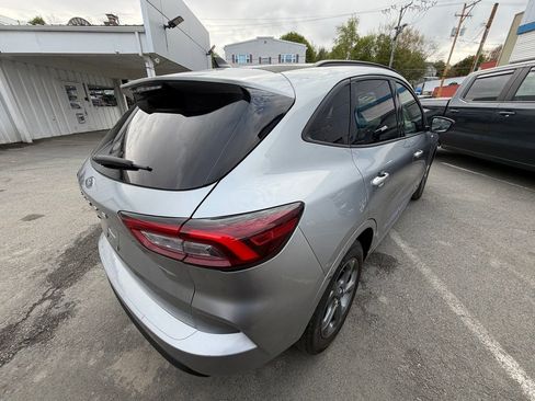 Used 2024 Ford Escape ST-Line w/ Cold Weather Package FWD image 5