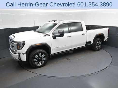 Used 2024 GMC Sierra 2500 Denali w/ Denali Reserve Package AWD/4WD image 33