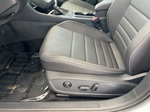 Certified 2024 Volkswagen Jetta SE image 14