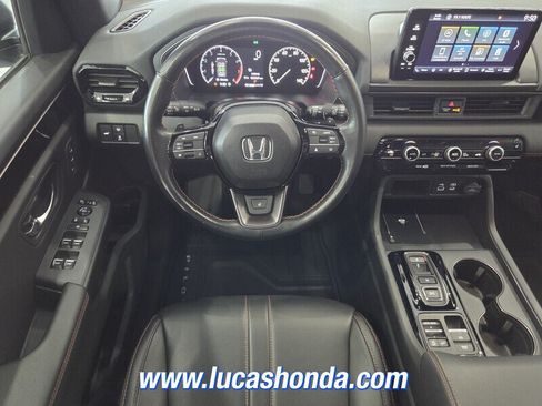 Used 2023 Honda Pilot TrailSport image 9