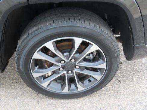 Used 2023 Jeep Grand Cherokee L Overland w/ Advanced Protech Group III image 16