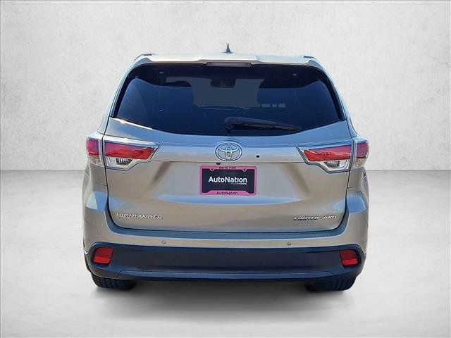 Used 2016 Toyota Highlander Limited w/ Driver Technology Package AWD/4WD image 7
