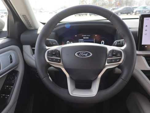 New 2026 Ford Explorer Active w/ Active Comfort Package image 16