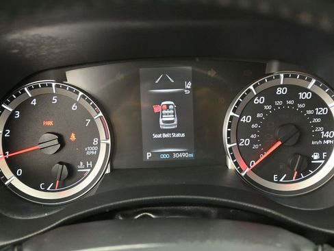 Used 2021 Toyota Highlander LE image 21