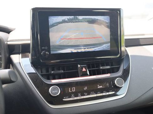Used 2025 Toyota Corolla LE FWD image 18