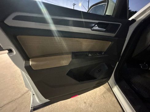 Used 2021 Volkswagen Atlas Cross Sport SE w/ Panoramic Sunroof Package image 47