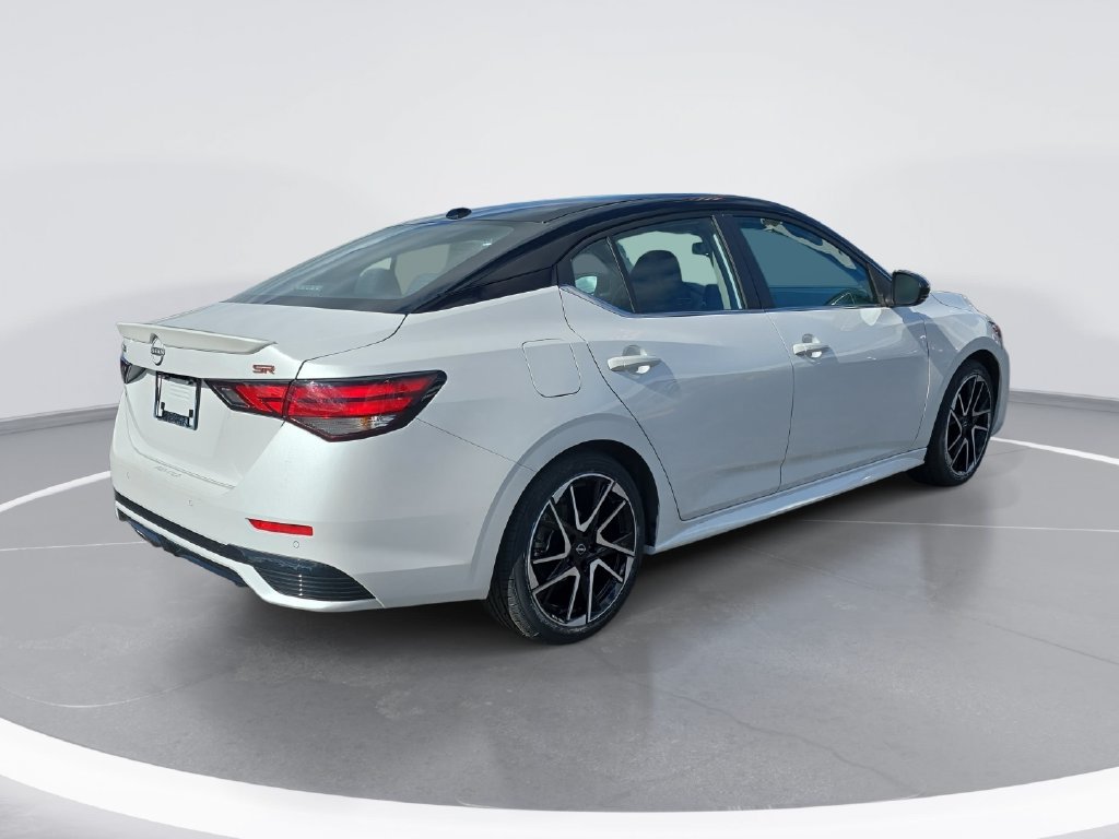 Used 2024 Nissan Sentra SR FWD image 3