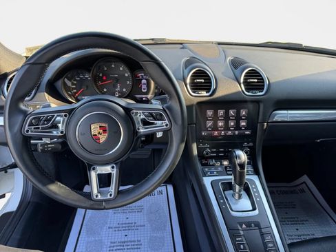 Used 2023 Porsche 718 Cayman RWD image 11