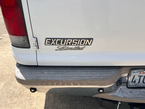 Used 2001 Ford Excursion Limited image 40