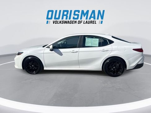 Used 2025 Toyota Camry LE FWD image 5