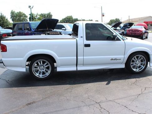Used 2000 Chevrolet S10 Pickup Xtreme w/ Preferred Equipment Group RWD image 10