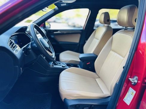 Used 2022 Volkswagen Tiguan SE w/ Panoramic Sunroof Package image 20