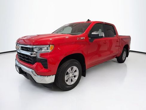 Used 2024 Chevrolet Silverado 1500 LT AWD/4WD image 3