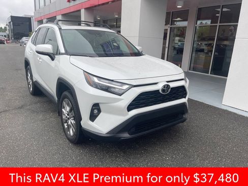 Used 2025 Toyota RAV4 XLE Premium w/ Weather Package FWD image 3