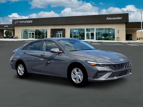 New 2026 Hyundai Elantra SE FWD image 10