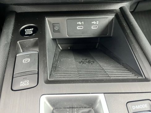 Certified 2025 Nissan Kicks SV image 20