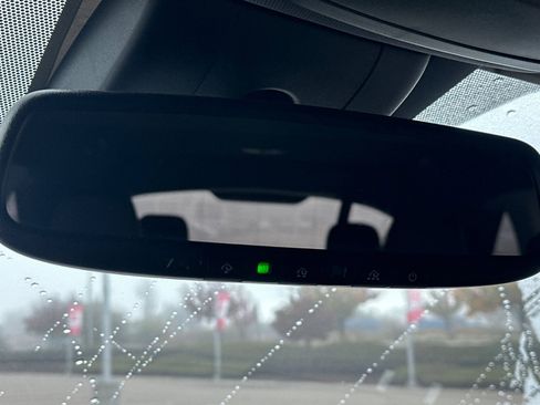 Used 2023 Toyota Sienna Platinum image 25