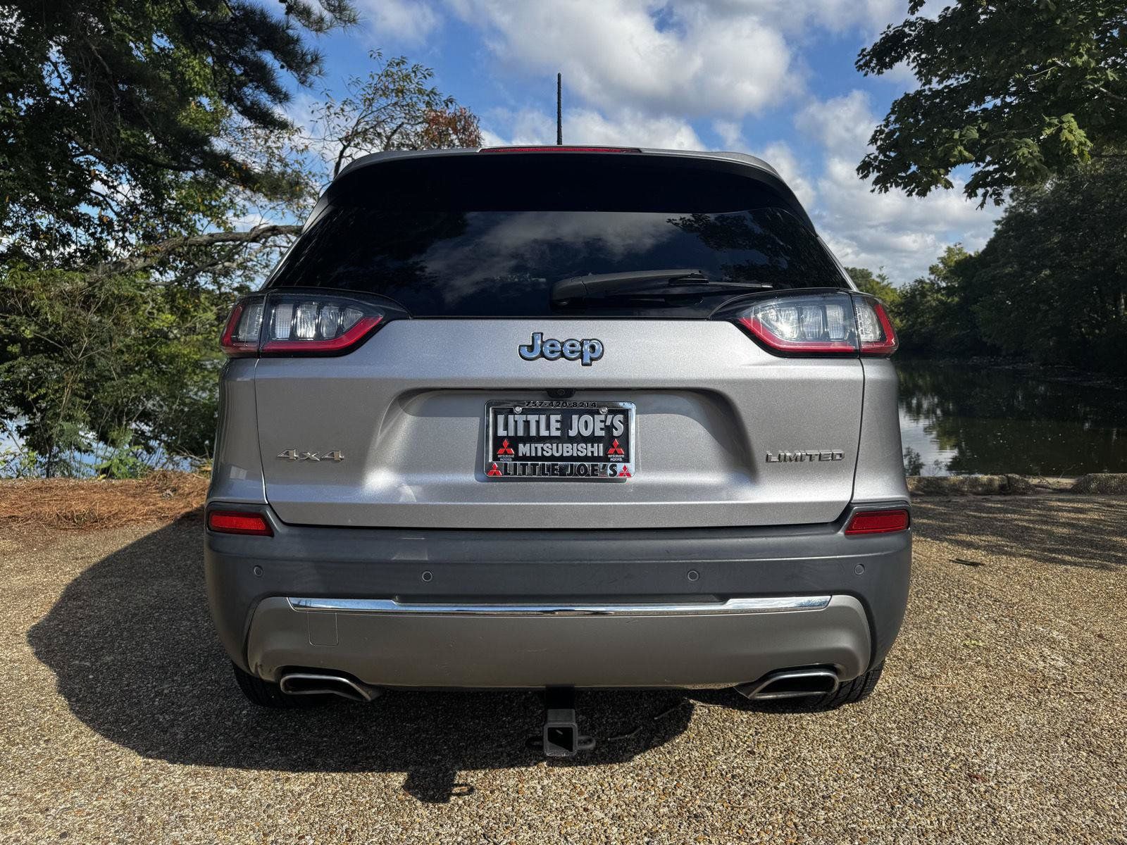 Used 2019 Jeep Cherokee Limited w/ Luxury Group AWD/4WD image 6