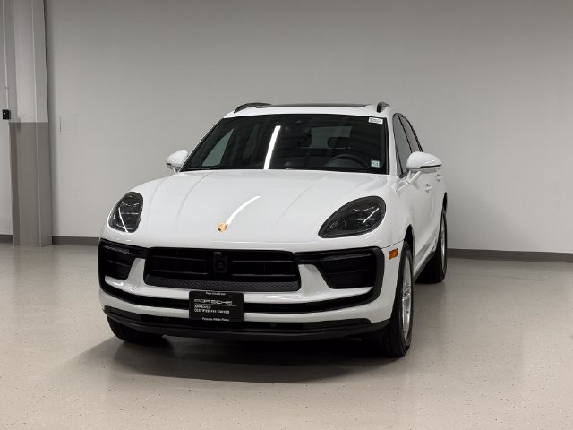 Certified 2026 Porsche Macan AWD/4WD image 1