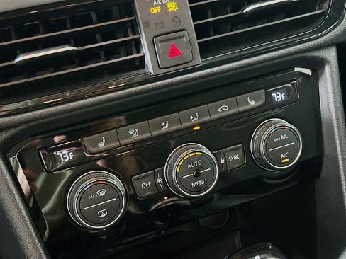 Used 2024 Volkswagen Taos SE image 24