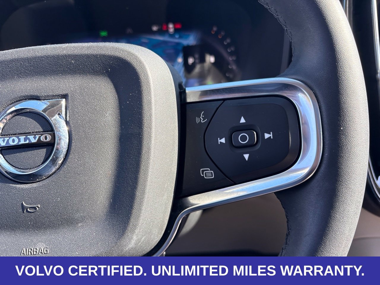 Certified 2024 Volvo XC40 B5 Plus w/ Protection Package Premier AWD/4WD image 26