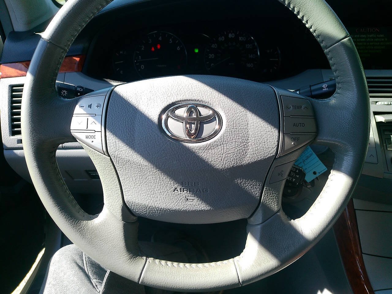 Used 2006 Toyota Avalon XLS FWD image 12