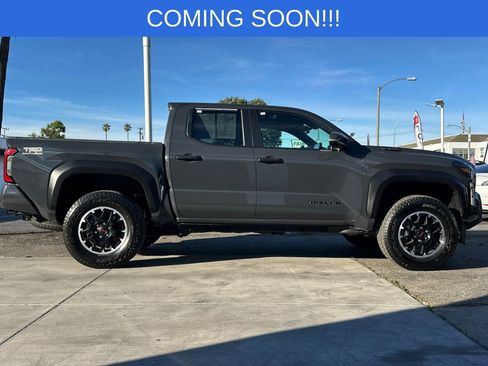 Used 2025 Toyota Tacoma TRD Off-Road w/ TRD Off Road Upgrade Package image 3