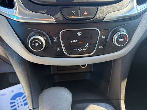 Certified 2022 Chevrolet Equinox LS w/ LS Convenience Package FWD image 27
