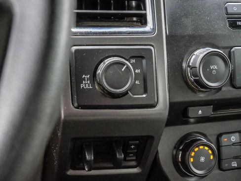 Used 2018 Ford F250 XLT w/ FX4 Off-Road Package AWD/4WD image 29