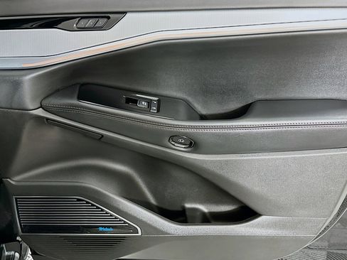 Used 2024 Jeep Wagoneer Launch Edition image 23