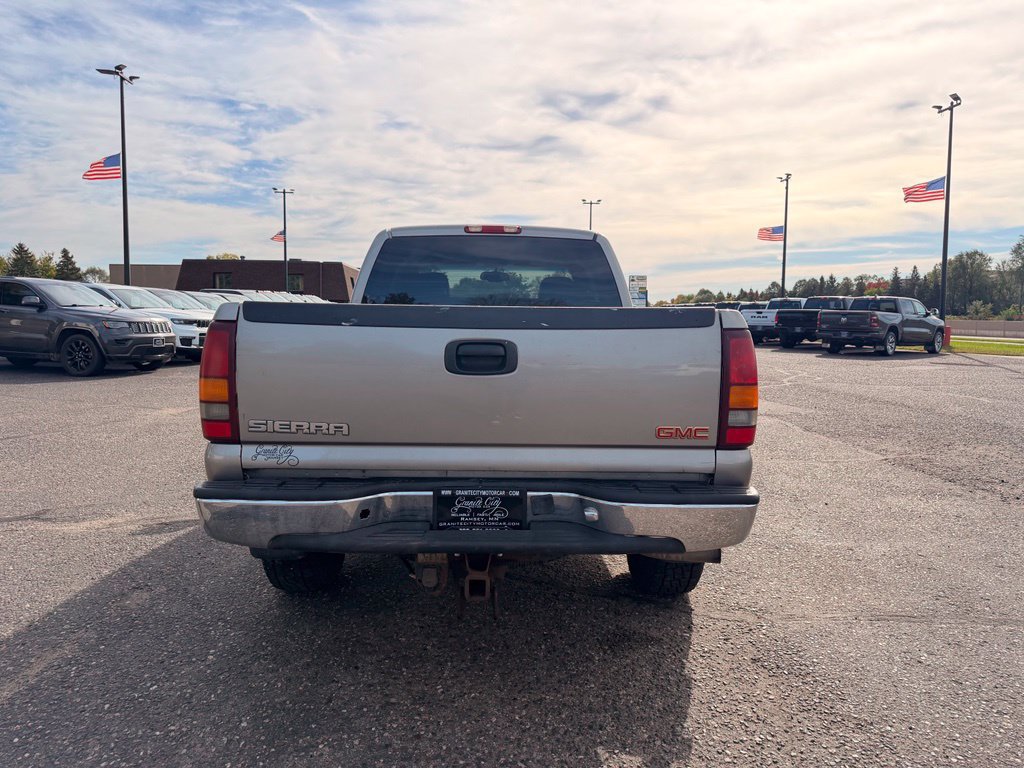 Used 2003 GMC Sierra 1500 SLT w/ SLT Preferred Equipment Group AWD/4WD image 6