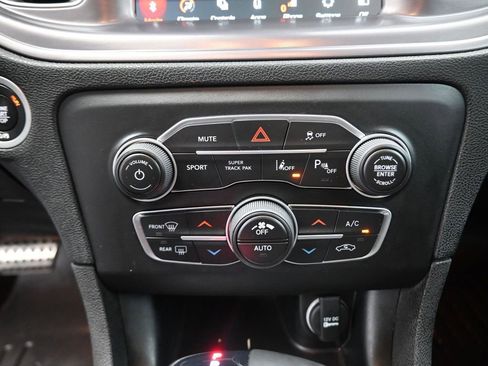 Used 2023 Dodge Charger R/T w/ Performance Handling Group image 9