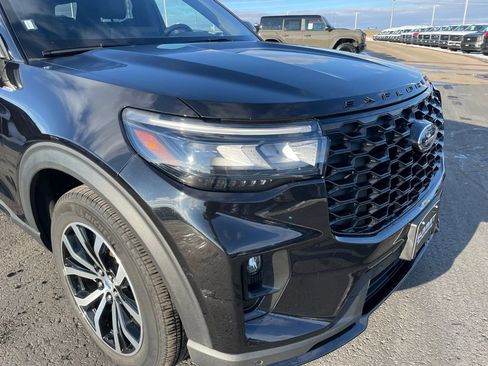 Used 2025 Ford Explorer ST-Line AWD/4WD image 38