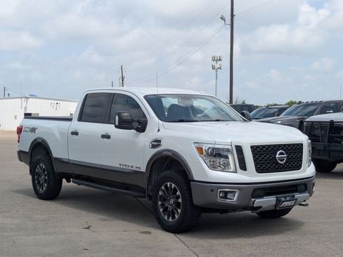 Used 2017 Nissan Titan PRO-4X AWD/4WD image 3