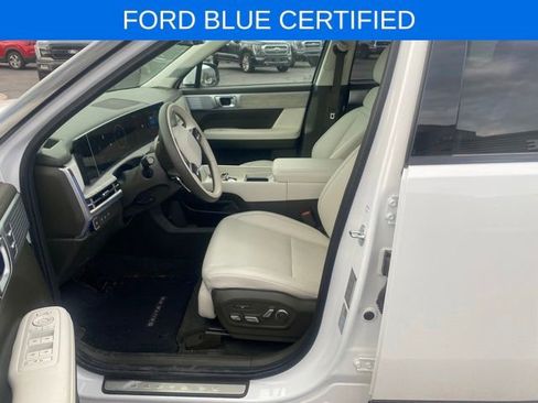 Used 2025 Hyundai Santa Fe Calligraphy AWD/4WD image 10