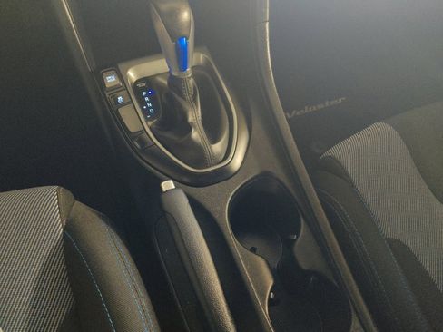 Used 2020 Hyundai Veloster 2.0 image 26