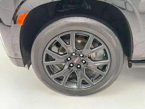 Used 2023 GMC Yukon XL Denali w/ Denali Reserve Package image 32