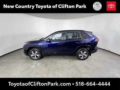 Used 2023 Toyota RAV4 SE image 6