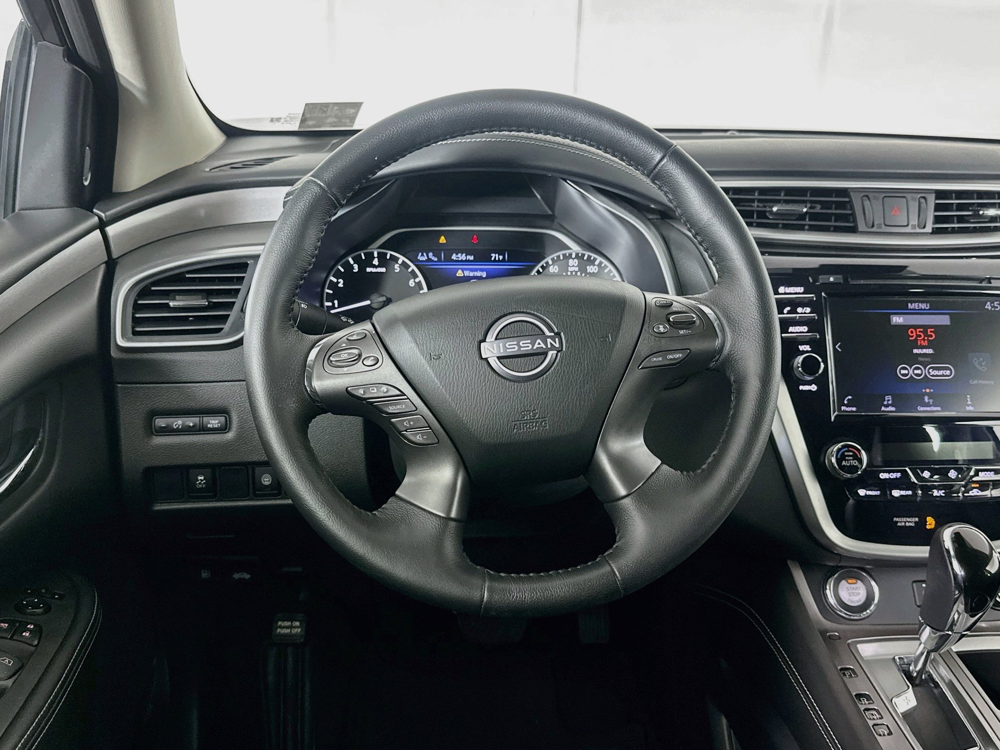 Used 2023 Nissan Murano SV FWD image 18