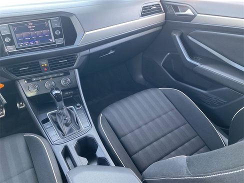 Certified 2024 Volkswagen Jetta Sport image 13