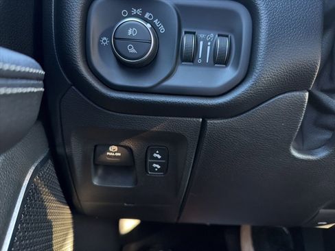 Used 2019 RAM 1500 Laramie image 19